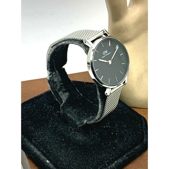 Daniel Wellington Women's Watch DW00100218 Black Dial 28mm - Picture 13 of 13